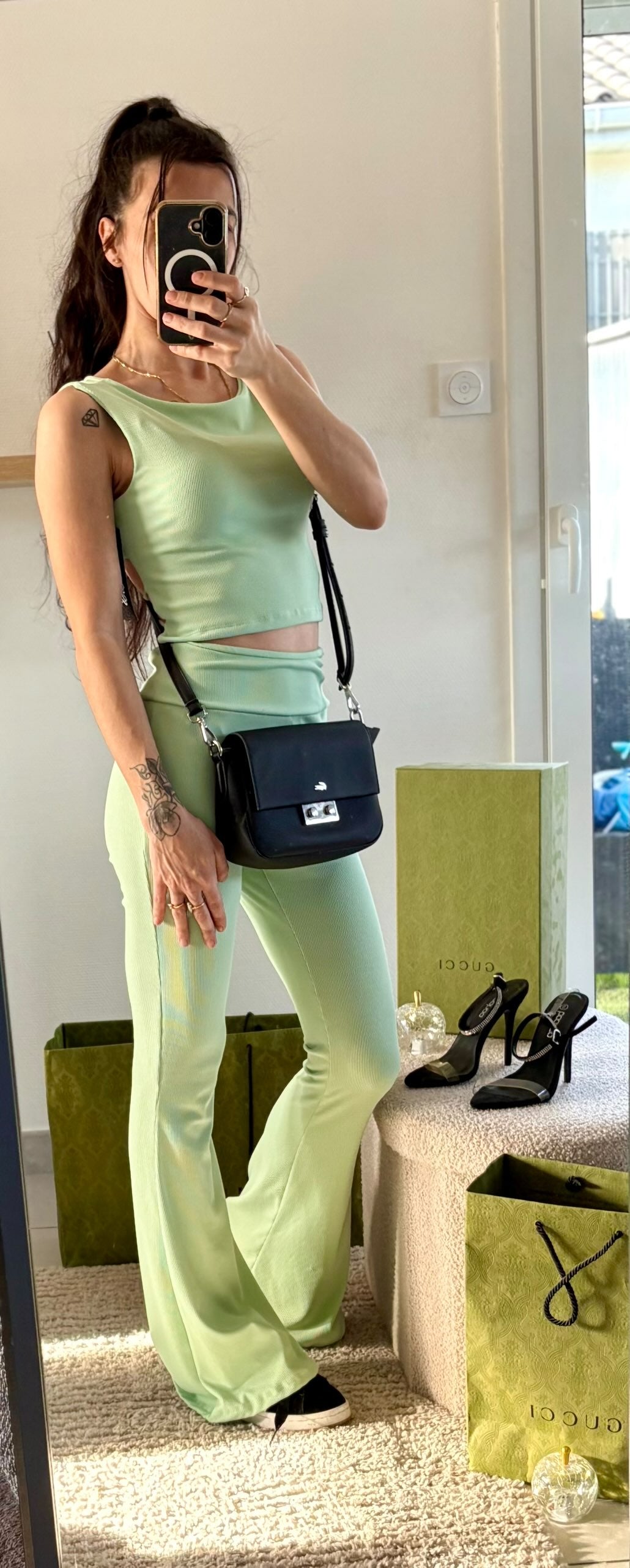 Ensemble top